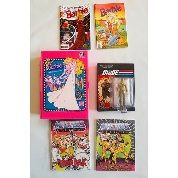 Lot of Mini Micro Figures Books Fashion Case Barbie GI JOE Masters of Universe - Picture 4 of 4